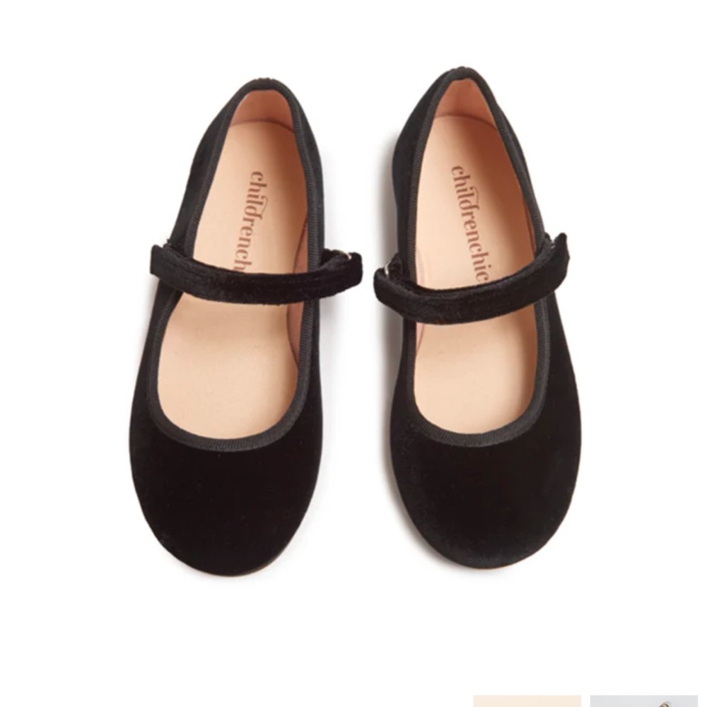 Children Chic Velvet Mary Janes size 8